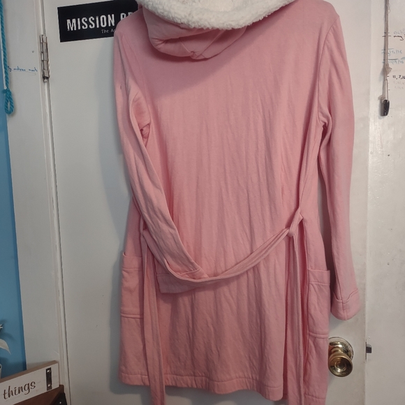 Short robe - Picture 3 of 3